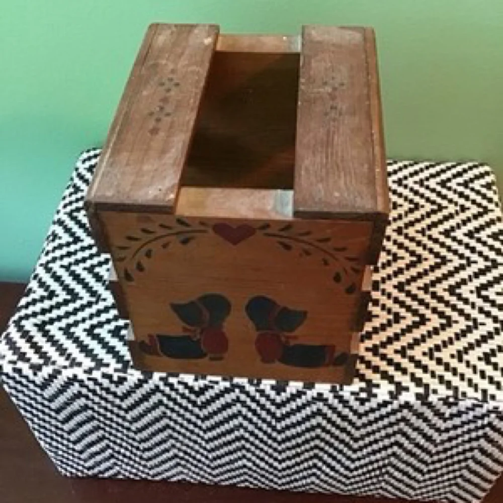 Vintage Wooden Crate Holder Trinket Box Folk Art Dog Heart Design Rustic Farmhou